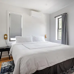 Modern Three Bedroom Brooklyn Condo-hotel Apartment